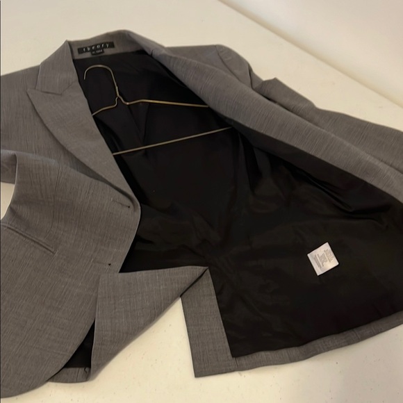 Theory Women Gray Blazer PRE-OWNED in‎ excellent condition - Picture 9 of 14